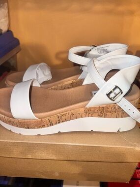 Steve Madden White Roselita shoes 7.5